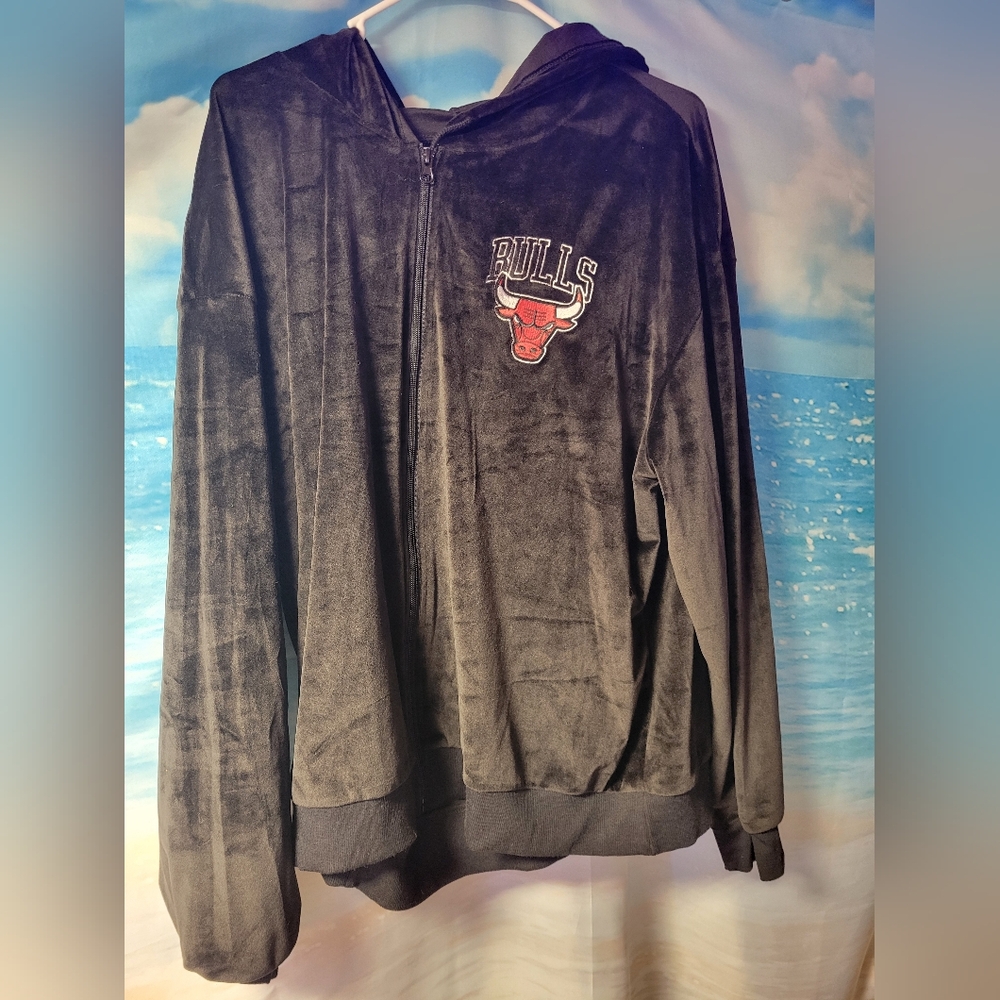 Chicago Bulls NWT Black‎ Velour Ladies Track Jacket Size XXL